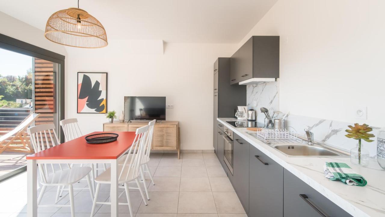 "Le Soleil Levant" Avec Balcon Et Parking Prive, 2 Adultes Et 1 Enfant Sarlat-la-Canéda Exteriér fotografie